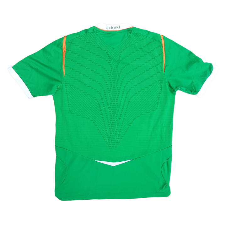 Back of Front of vintage Ireland 2008 soccer jersey