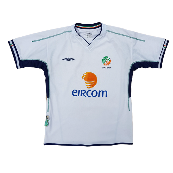 Front of 2002 ireland away football shirt