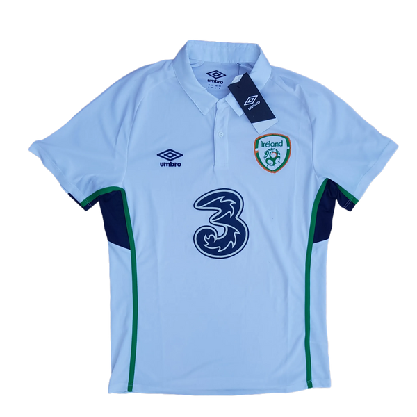 Front of classic 2014 Ireland Away football Shirt 