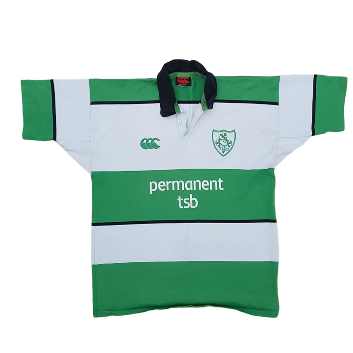 front of classic 2000/01 Ireland Rugby Jersey 