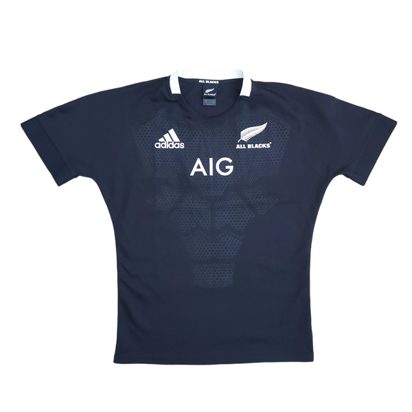 front of 2019 All Blacks Jersey