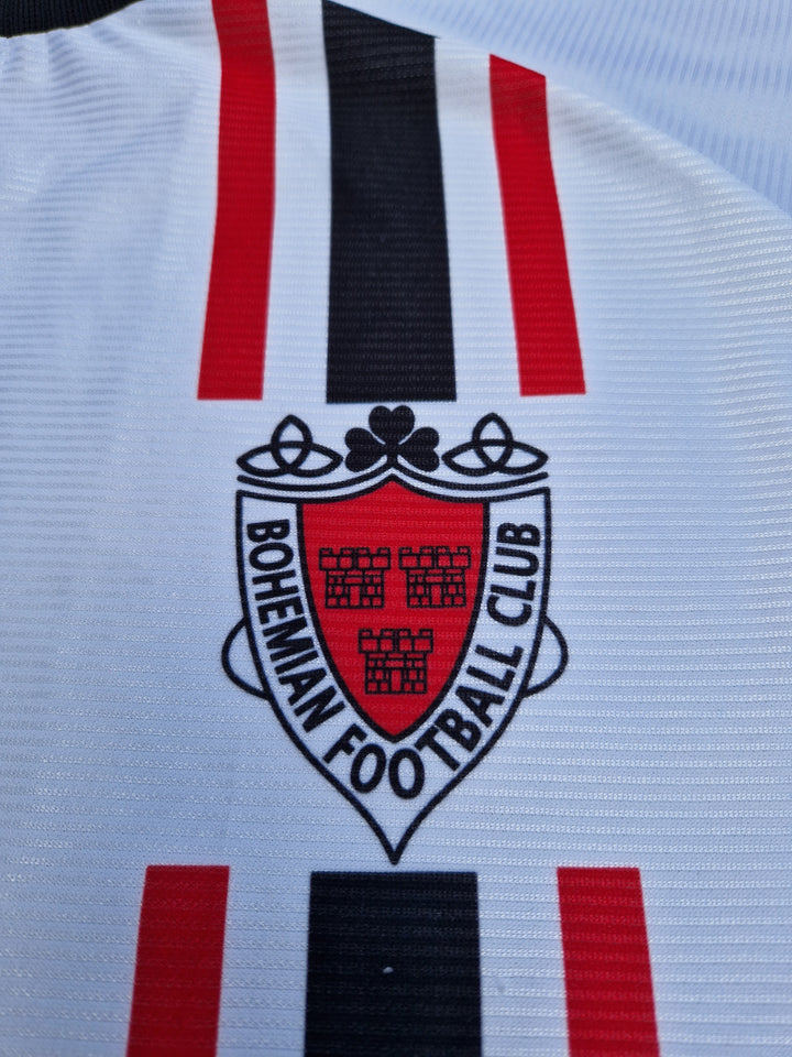 Bohs crest on 2002/03 Bohemian FC Away Shirt 