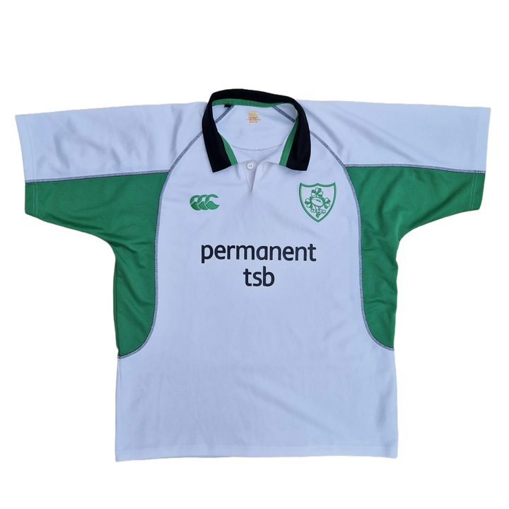 Front of classic vintage 2004 Ireland Rugby Jersey