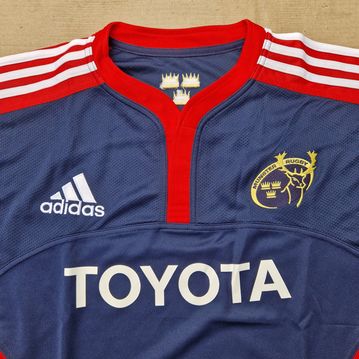 Collar on 2007/08 Munster Rugby Away Jersey