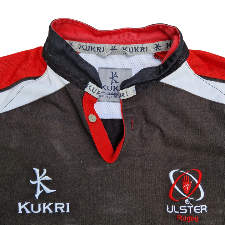Collar on classic 2009 Ulster rugby Away Jersey 