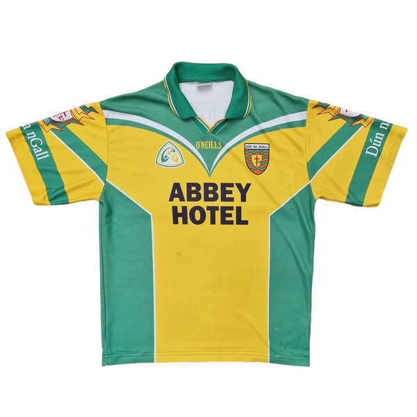 front of Retro 2001/02 Donegal GAA Jersey