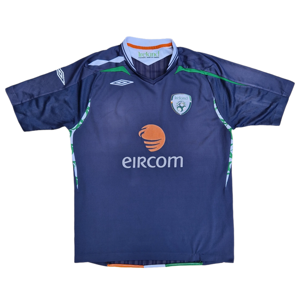 Front of 2007/08 Ireland Third Shirt