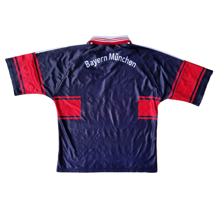 Back of vintage 1997/98 Bayern Munich Shirt