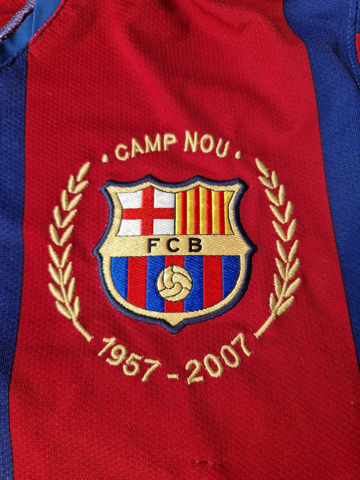 Club crest on 2007/08 Barcelona Shirt 