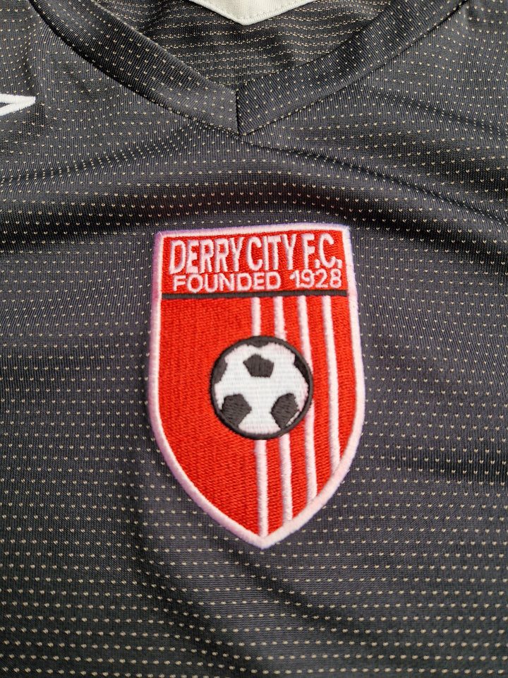 Crest Of Derry City Kit