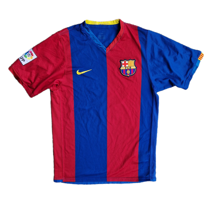 Front of 2006/07 Barcelona Shirt with Deco name set