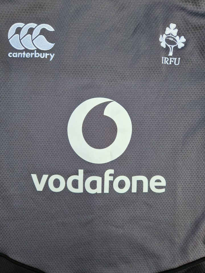 Vodafone sponsor on Ireland Rugby Training Jersey