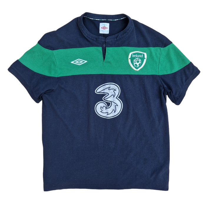 Front of 2012 Ireland Away football Shirt