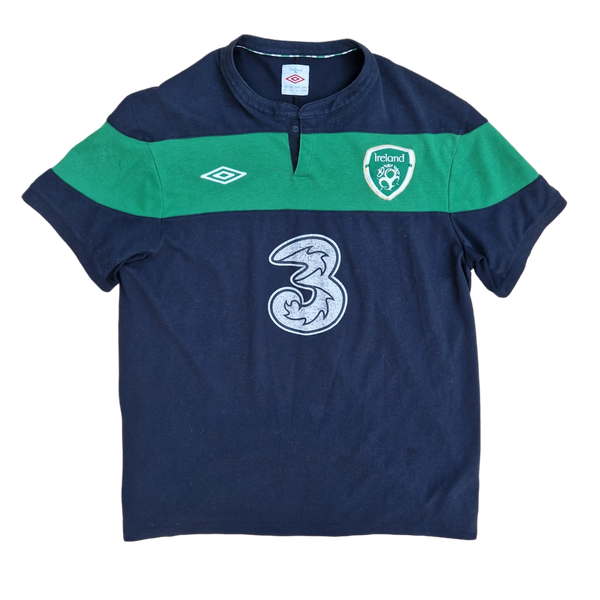 Front of 2012 Ireland Away football Shirt