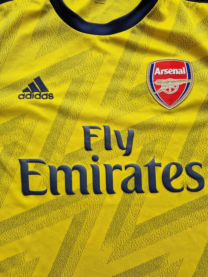 Sponsor on 2019/20 Arsenal Away Shirt