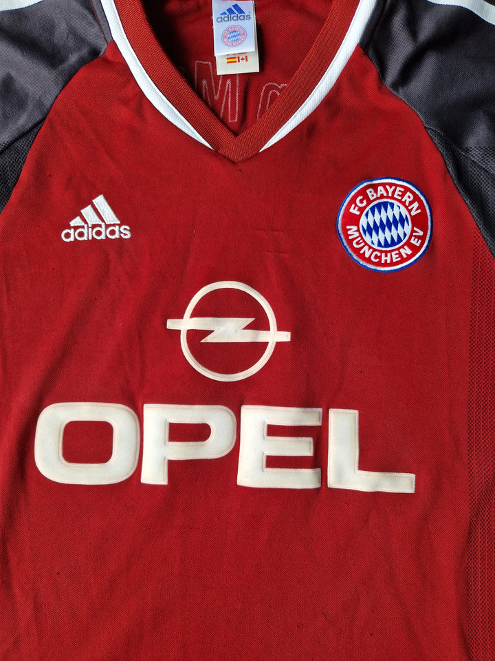 Opel sponsor on 2001/02 Bayern Munich Shirt 