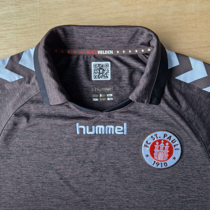 Collar on 2014/15 St Pauli Shirt