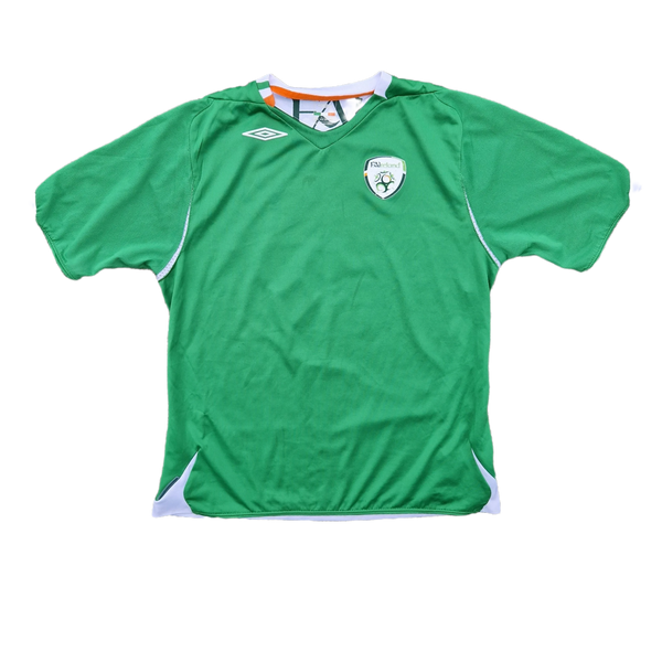front of 2006 Ireland soccer Shirt
