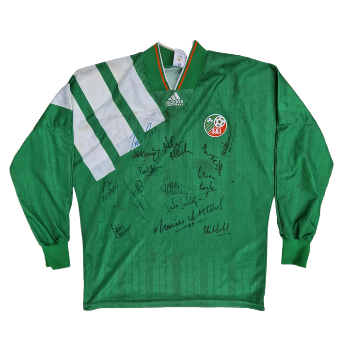 Front of Signed 1992/93 Ireland Home soccer jersey