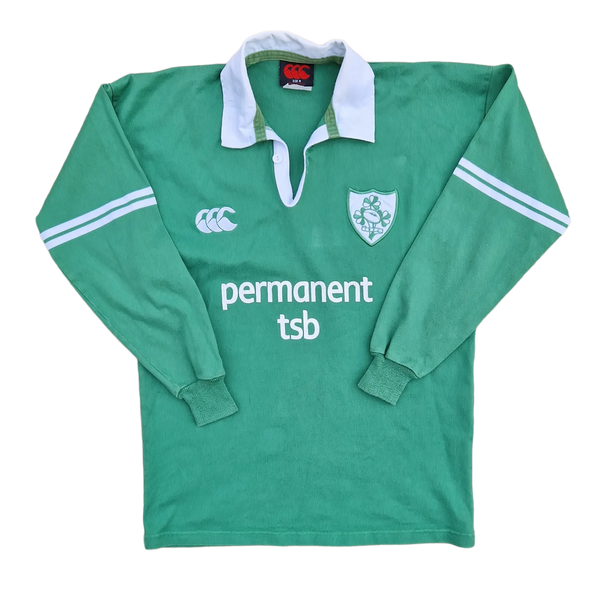 Front of classic vintage 2000/01 Ireland Rugby Jersey