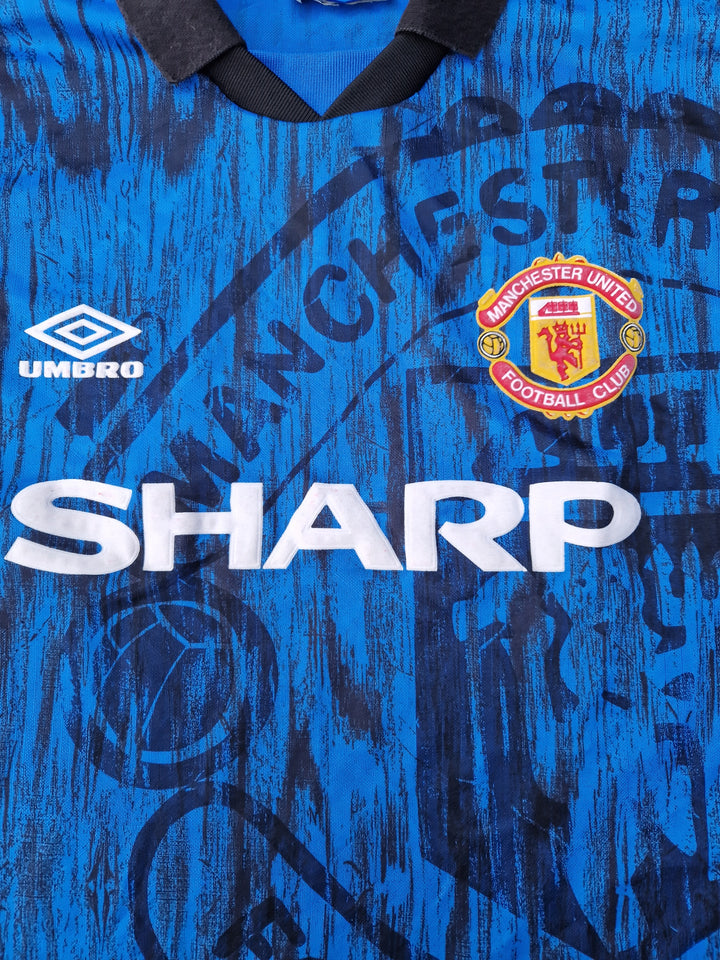 Sharp sponsor on 1992/93 Manchester United Away Shirt 