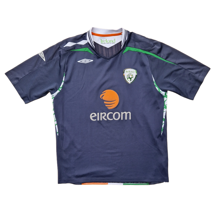 Front of 2006 Ireland Third soccer jersey 