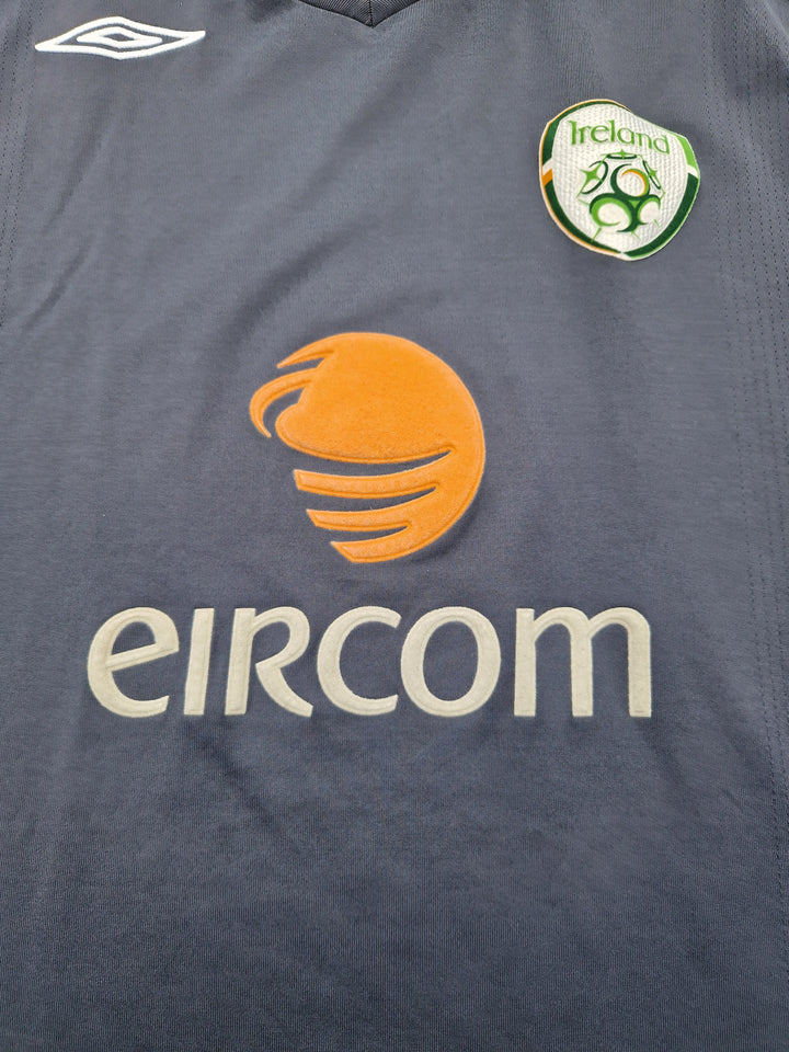 Eircom sponsor on 2006 Ireland Third soccer jersey 