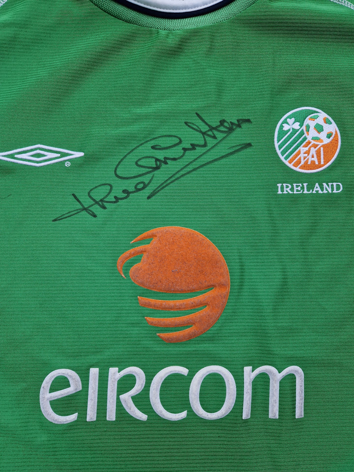 Jack Charlton. signature on Vintage 2002 Ireland World Cup Ireland jersey 