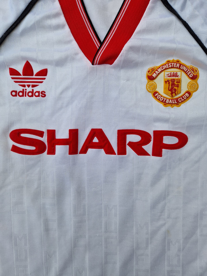 Sharp Sponsor on  of 1988, 1989 1991 Manchester United Away Shirt