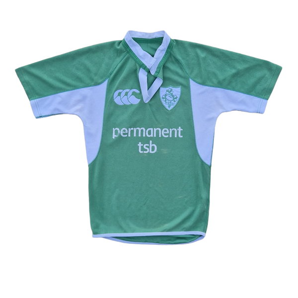 Front of tight fit 2005/06 Tight Fit Ireland Rugby Jersey 