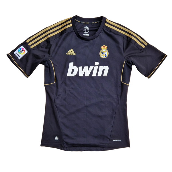 Front of 2011/12 Real Madrid Away shirt