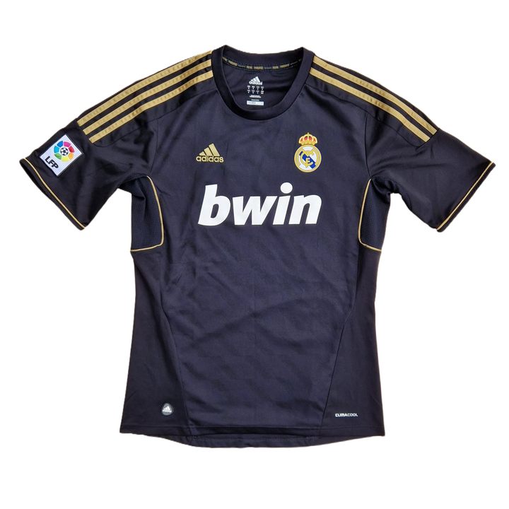 Front of 2011/12 Real Madrid Away shirt