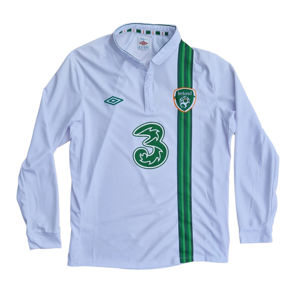 Front of long sleeve 2012 Ireland Away Shirt 