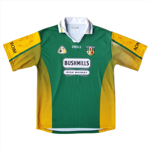 Front of 2003/06 Antrim away  jersey