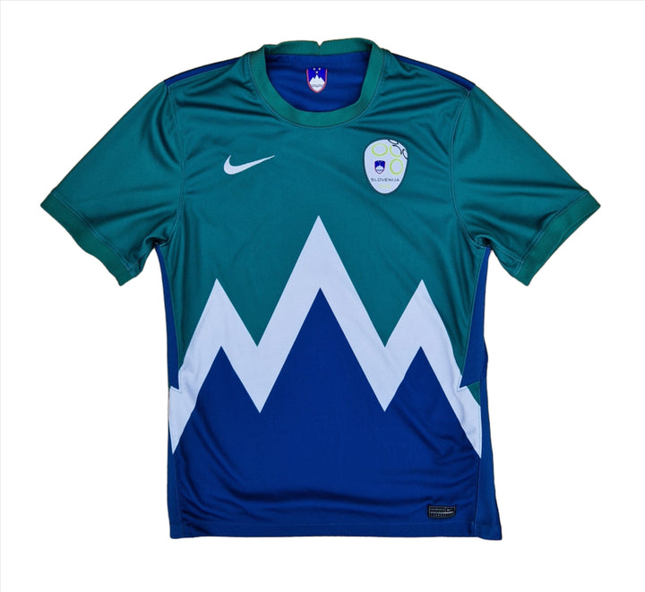 Front of 2020 Slovenia away shirt