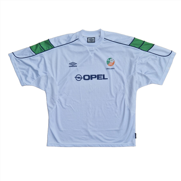 Front of 2000/02 Ireland Away soccer Jersey