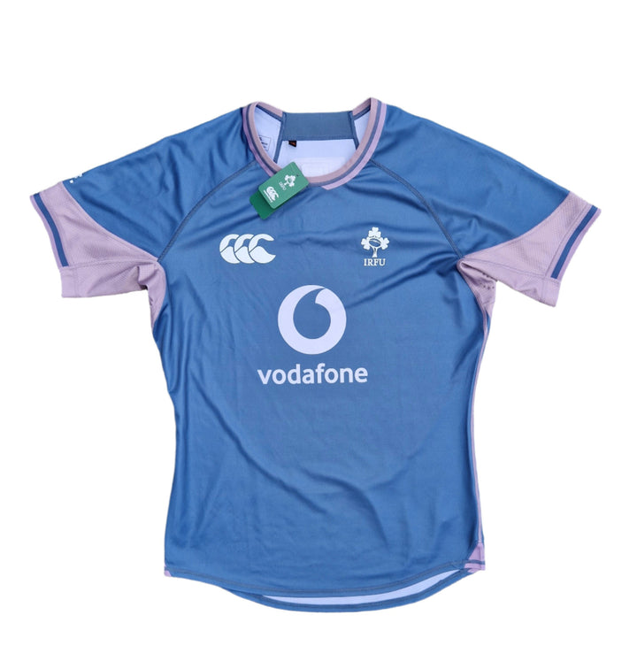 Front of Ireland rugby training top