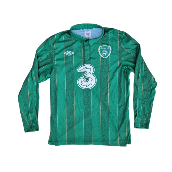 Front of 2012 long sleeve Irish soccer jersey