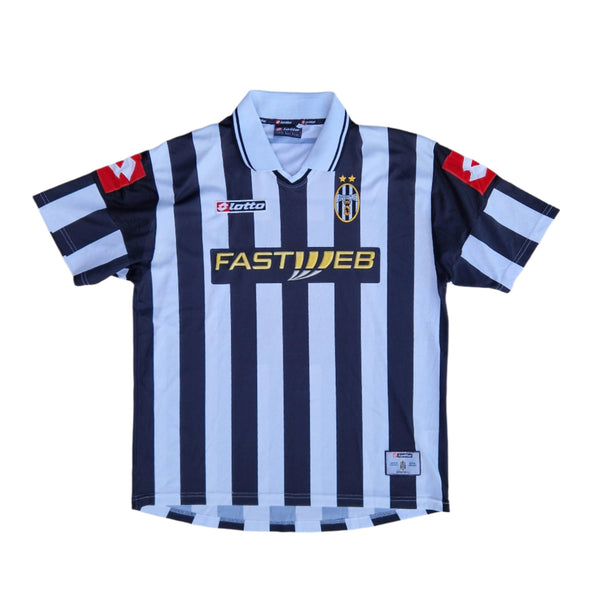 Front of 2001/02 Juventus shirt