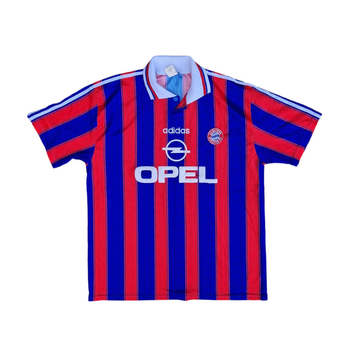 Front of 1995/97 Bayern Munich shirt