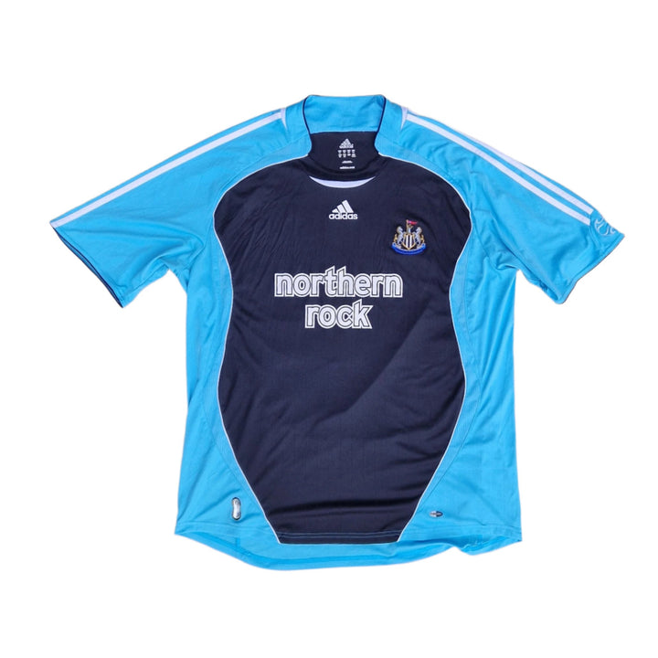 Front of 2006/07 Newcastle third jersey