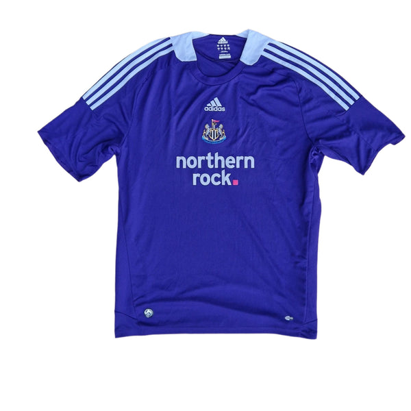 Front of 2008/09 Newastle Away Shirt