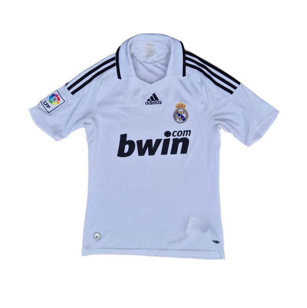 Front of 2008/09 Real Madrid shirt