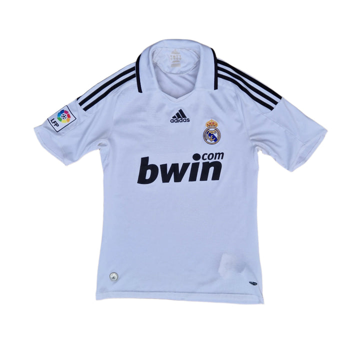 Front of 2008/09 Real Madrid shirt