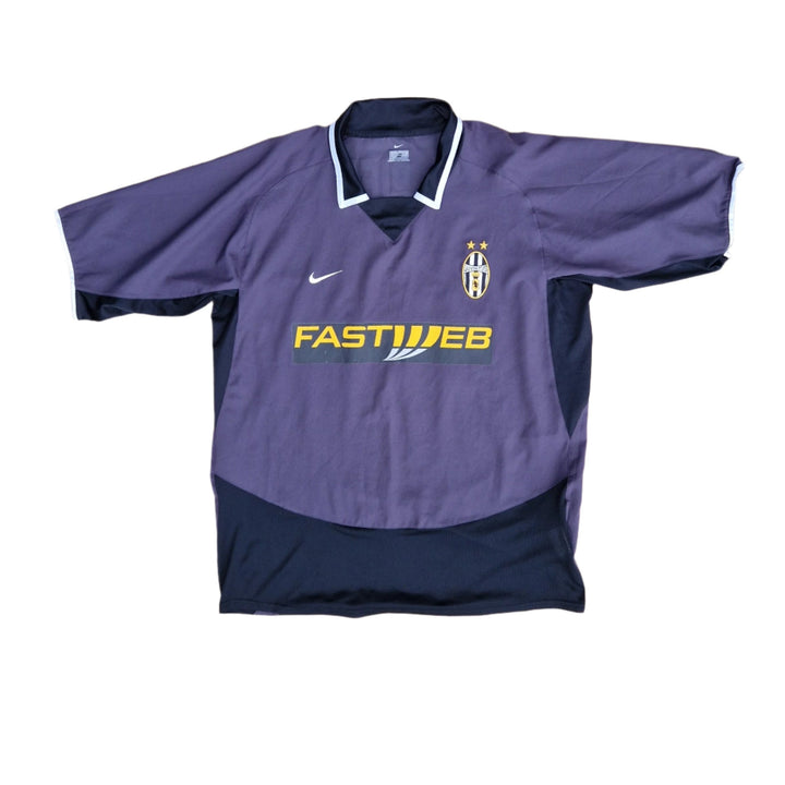 Front of 2003/04 Juventus Third Shirt