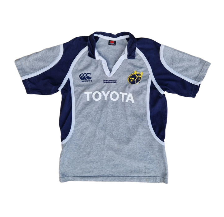 Front of 2006 Munster rugby away jersey