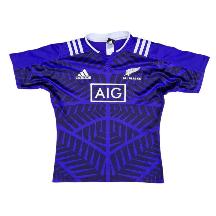 Front of All Blacks training jersey