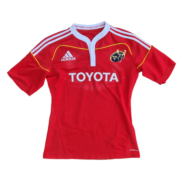 Front of tight fit 2009 Munster rugby jersey