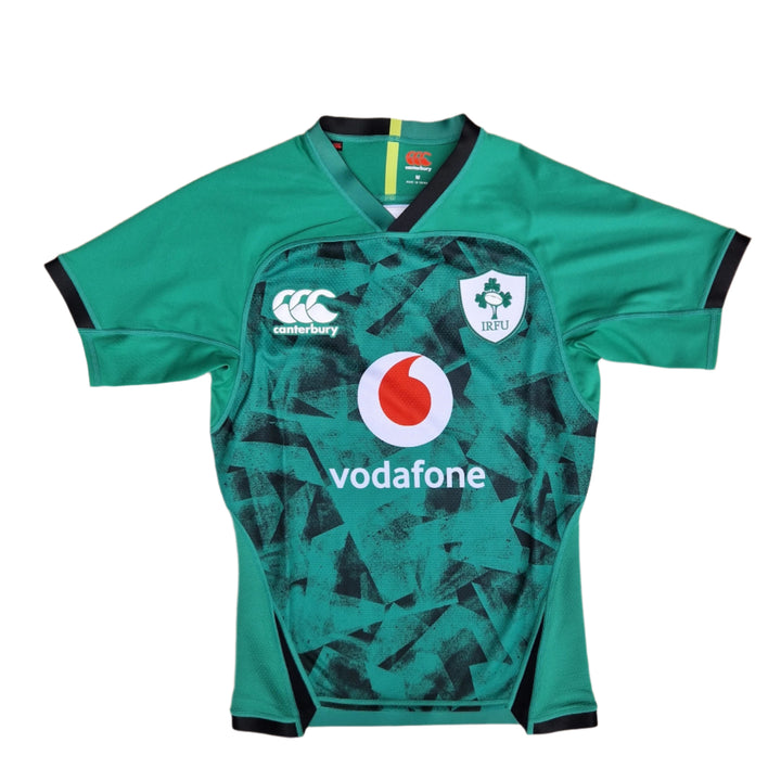 Front of tight fit 2021 Ireland rugby jersey
