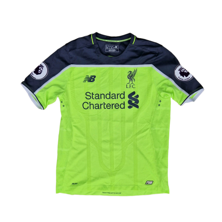 front of 2016/17  Coutinho Liverpool third shirt 